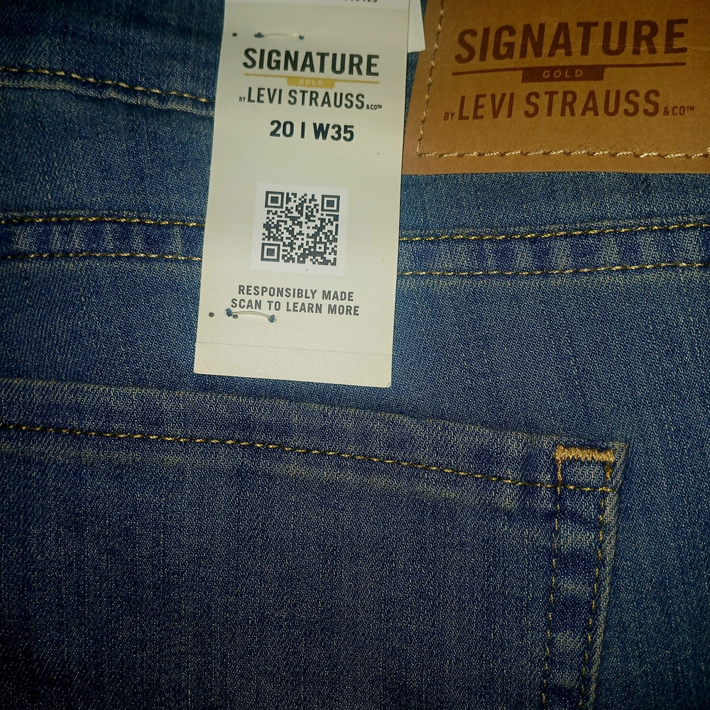Levi's Women's Light Blue High Rise Jeans